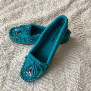 Minnetonka “Me to We” Teal Moccasins Brand New